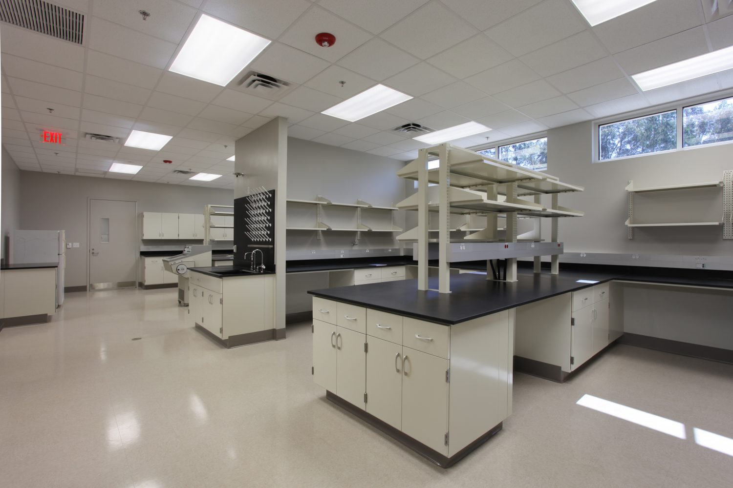 Logistics and Technology Building | RTI Surgical, Inc.